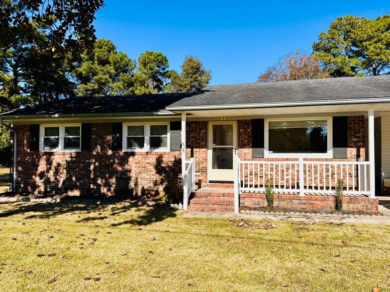 Primary Photo - 7 Princeton Dr