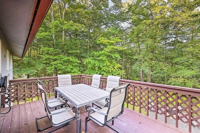 Building Photo - 19 Conservancy Ct