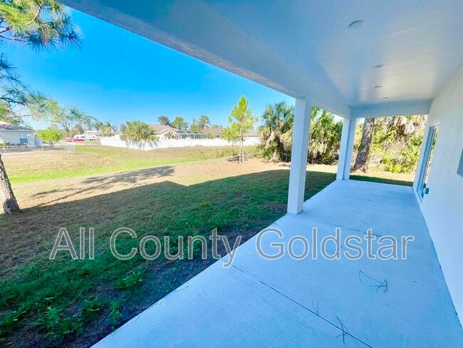 Building Photo - 4661 Fairlane Dr