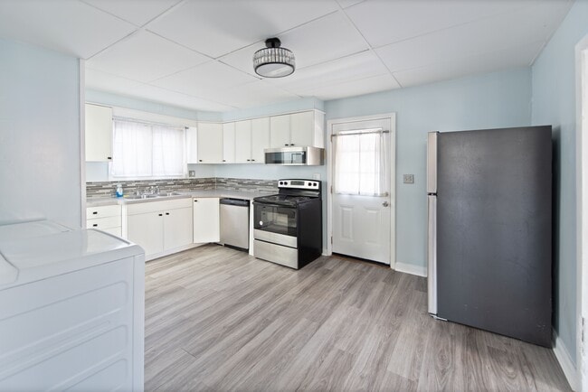 Building Photo - 45 Jackson St