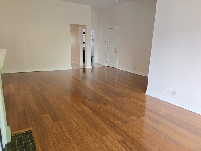 Building Photo - 2427 W Arthington St