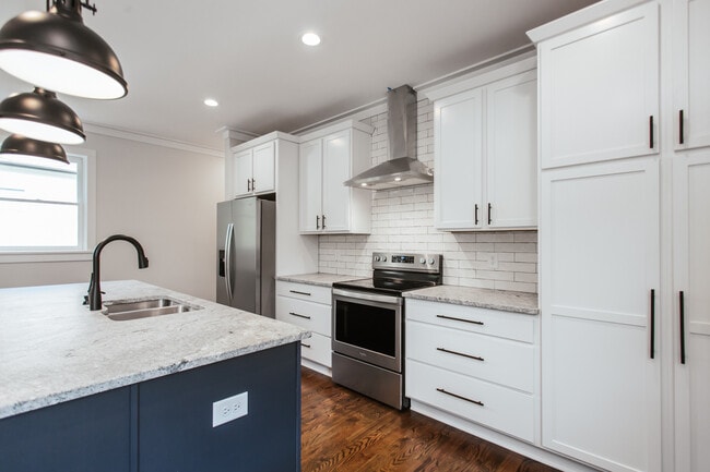 Building Photo - 132 Flint St