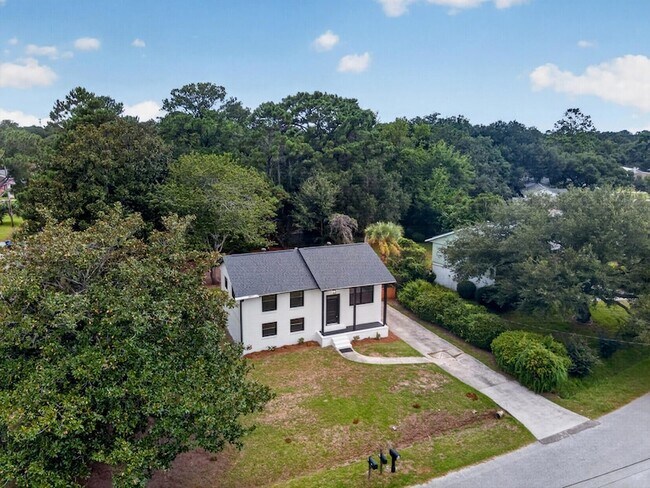Building Photo - 1411 Westway Dr
