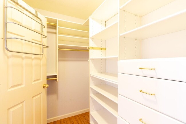 Building Photo - 4097 Alder Terrace