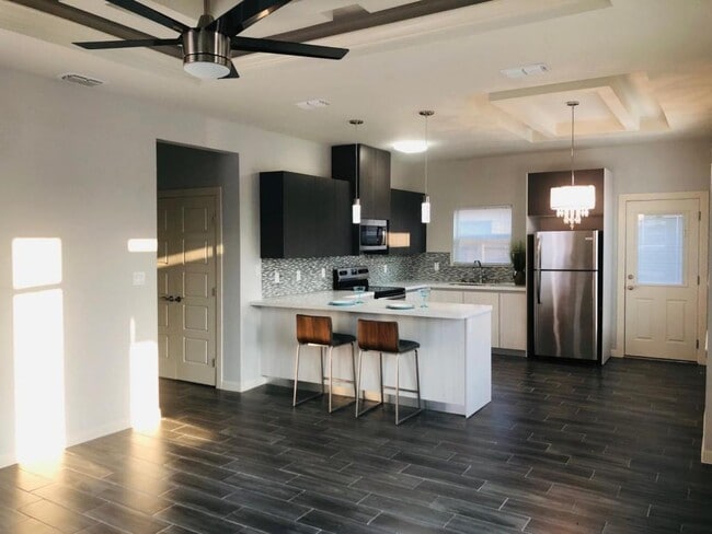 Building Photo - 2806 Javalina Ave