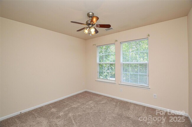 Building Photo - 1008 Millbank Dr