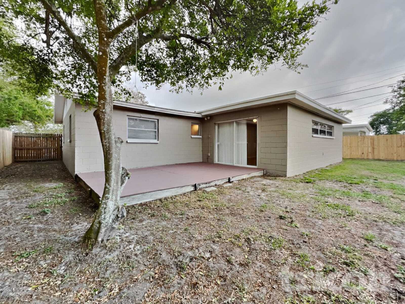 Building Photo - 1726 St Croix Dr