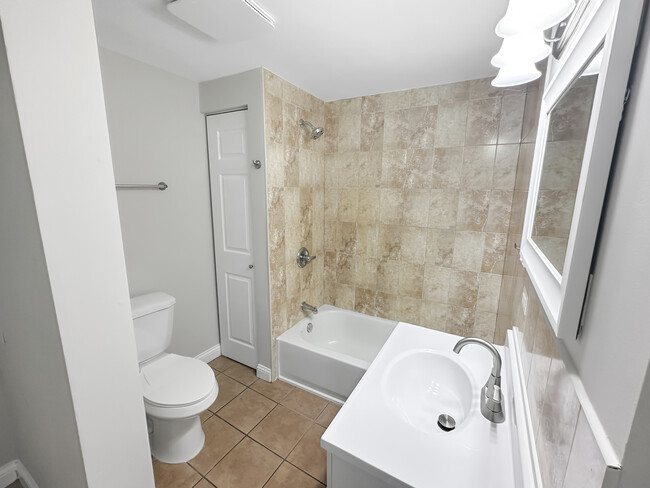 Building Photo - 3135 Chicago Rd