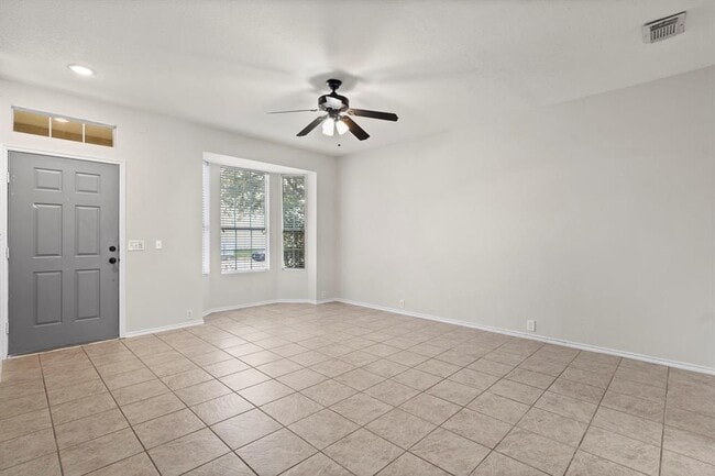 Building Photo - 9735 Coyote Creek Dr