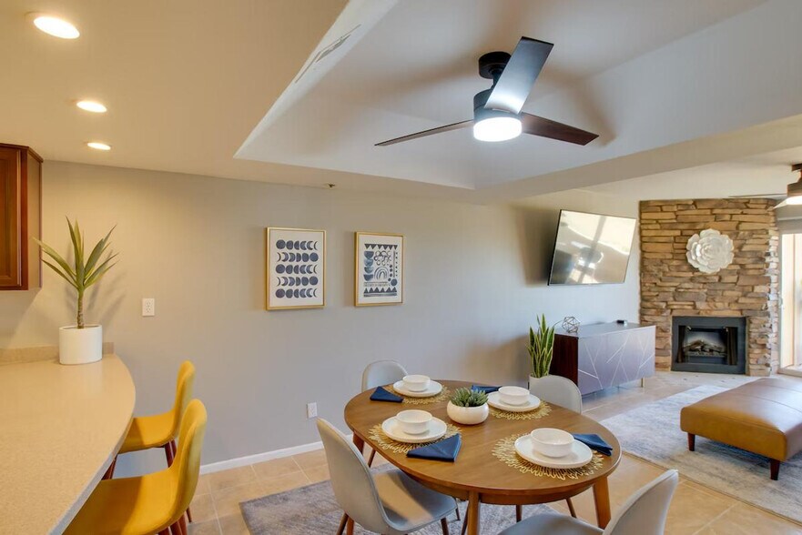 Building Photo - 7910 E Thomas Rd