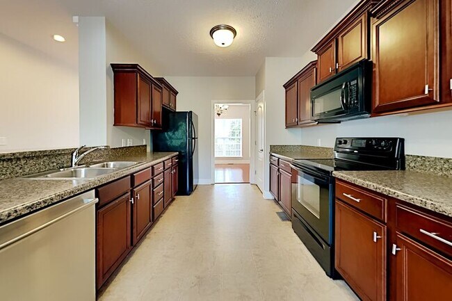 Building Photo - 844 Daybreak Dr