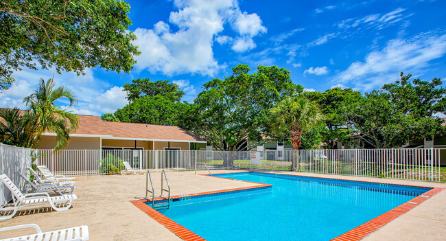 Mallards Landing Apartments - 1598 Quail Dr West Palm Beach FL 33409 ...