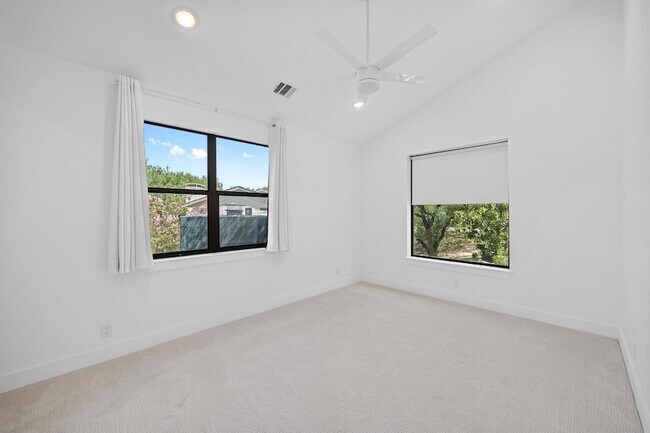 Building Photo - 7518 Stonecliff Dr