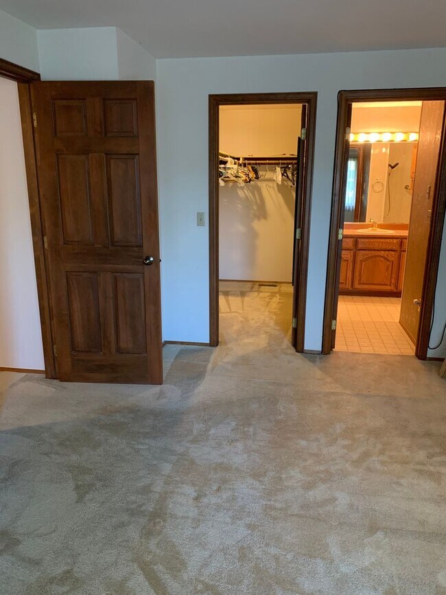 Building Photo - Oceanview 3BR 2.5BA | HUGE GARAGE | Washer & Dryer  | Dogs OK! >>> AVAILABLE NOW!