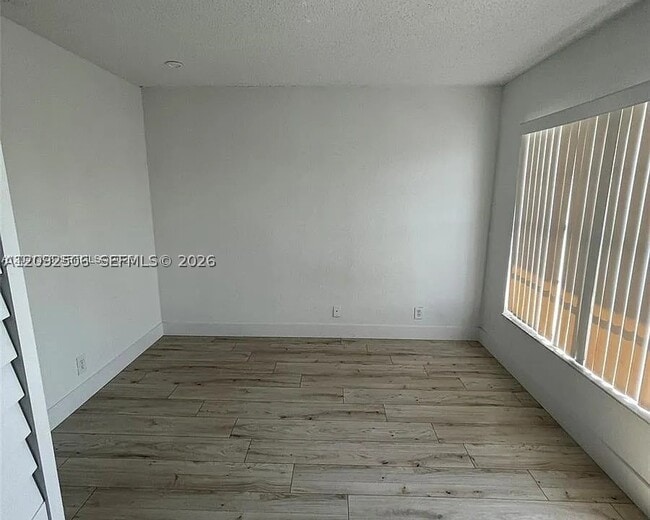 Building Photo - 2580 Coral Springs Dr