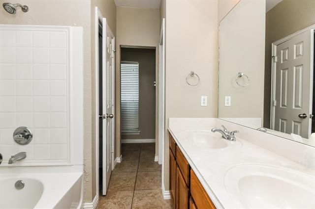 Building Photo - 208 Kennedy Dr