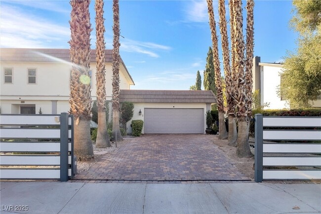 Building Photo - 2100 Westlund Dr