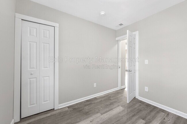 Building Photo - 6759 Ford Ave