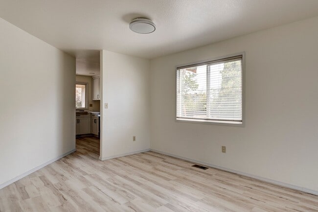 Building Photo - Charming & Updated 3-Bedroom Home