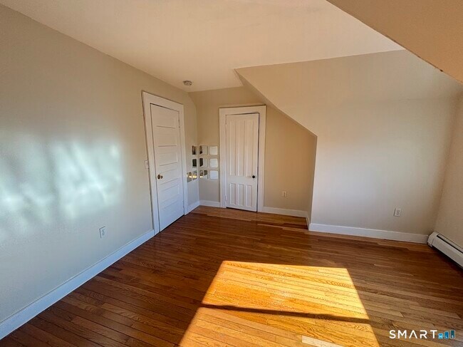 Building Photo - 358 Park Ave