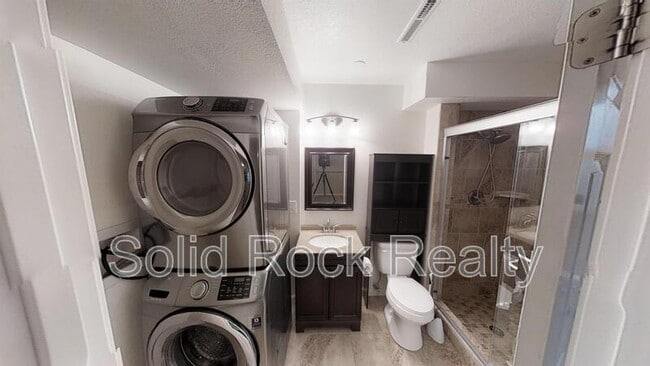 Building Photo - 5413 Mira Loma Cir