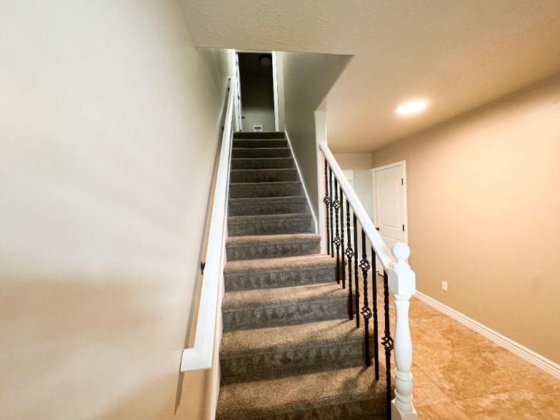 Building Photo - 1019 W 2050 S