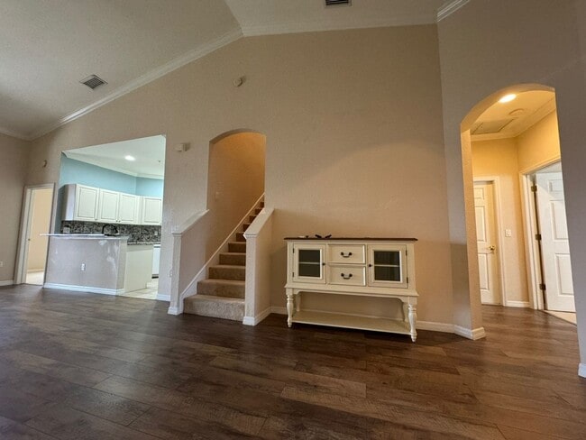 Building Photo - Must see! 2 bed / 3 bath townhouse in Palmetto