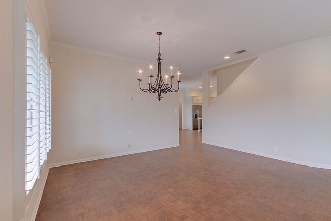 Building Photo - Rare 3 BR / 2.5 BA /  2 Car Garage Westlak...