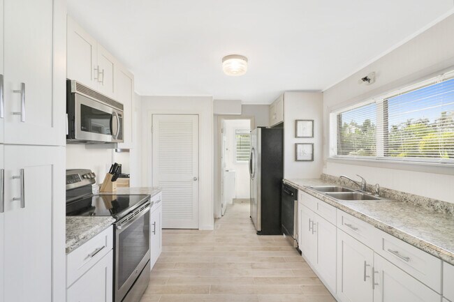 Building Photo - 53 Barry Ave