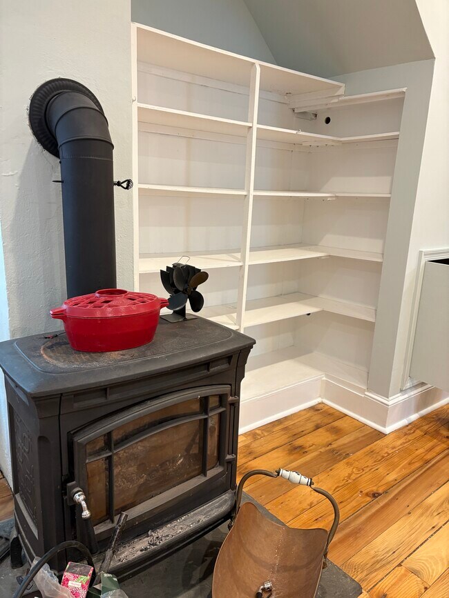 Building Photo - 4036 1st St