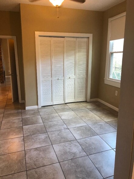 Building Photo - 5645 Charles Pl