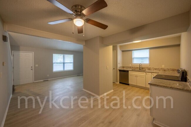 Building Photo - 6441 Hallet St