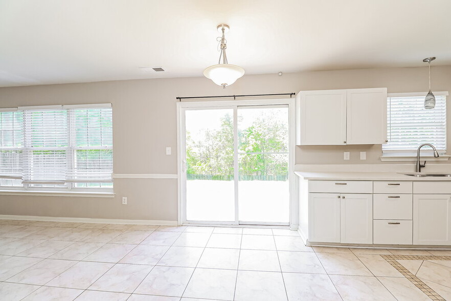 Building Photo - 112 Bluffton Rd