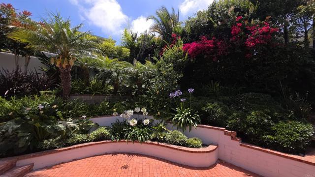 Building Photo - 7920 Avenida Alamar