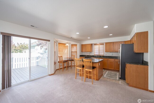 Building Photo - Beautiful 2 Bedroom home with detached shop!