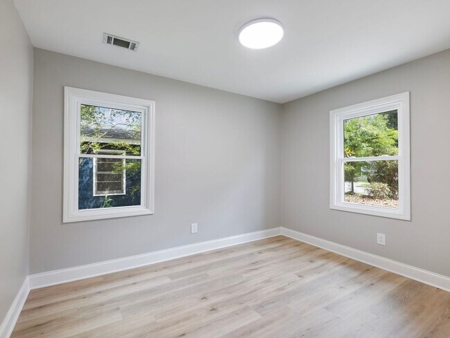 Building Photo - 2862 Argyle Dr NW