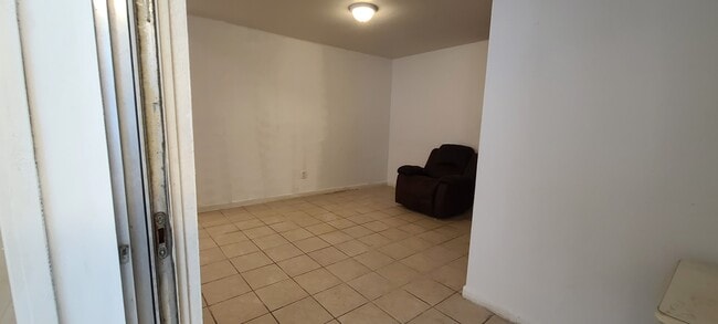 Building Photo - 6342 Gladewell Dr