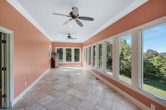 Building Photo - 1079 Ridgecrest Dr