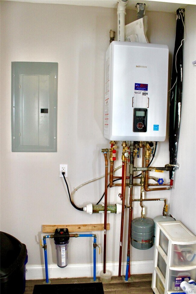 Building Photo - 2 Lafayette Dr