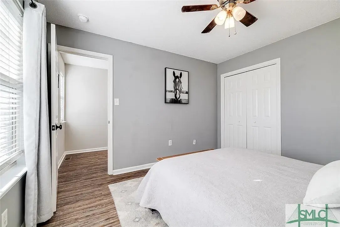 Building Photo - 165 Village Lake Dr