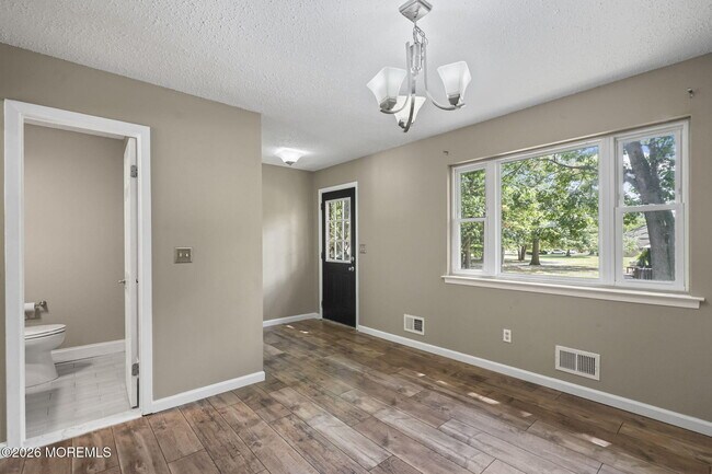Building Photo - 1062 Cheryl Ct
