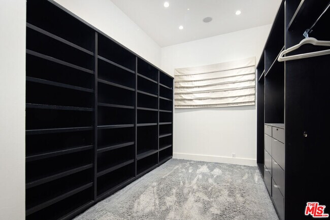 Building Photo - 2666 Hutton Dr