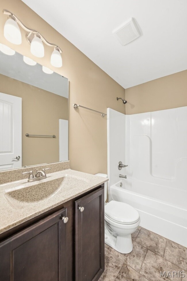 Building Photo - 305 Shadow Trace Dr