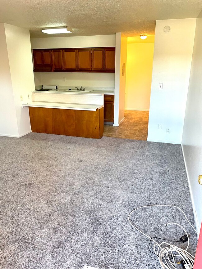 Building Photo - Studio Apartment on Las Vegas Strip - Clos...