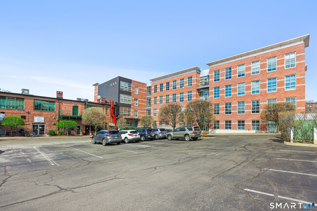 Building Photo - 10 Ann St