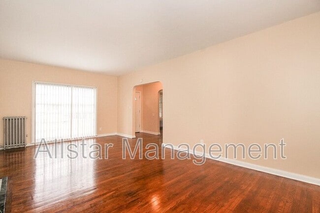 Building Photo - 2100 Cottage Grove Ave