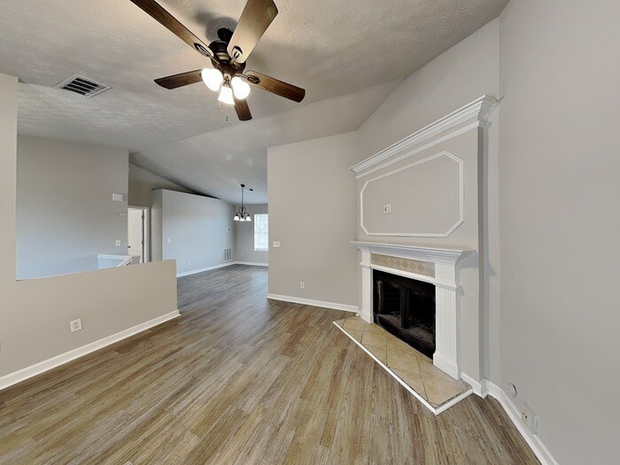 Building Photo - 4145 Riverbank Ct