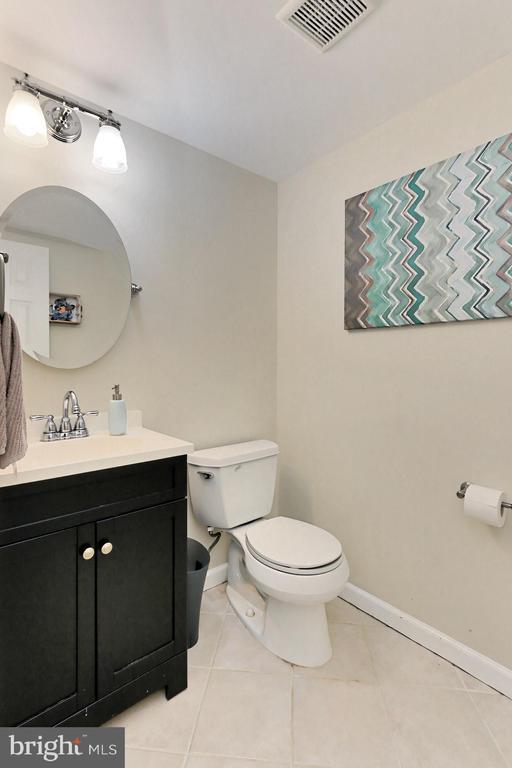 Building Photo - 8492 Laurel Oak Dr