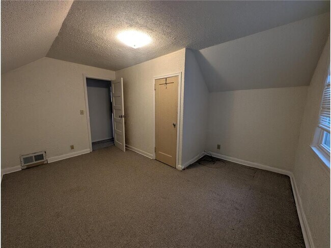 Building Photo - 5027 6th St NE