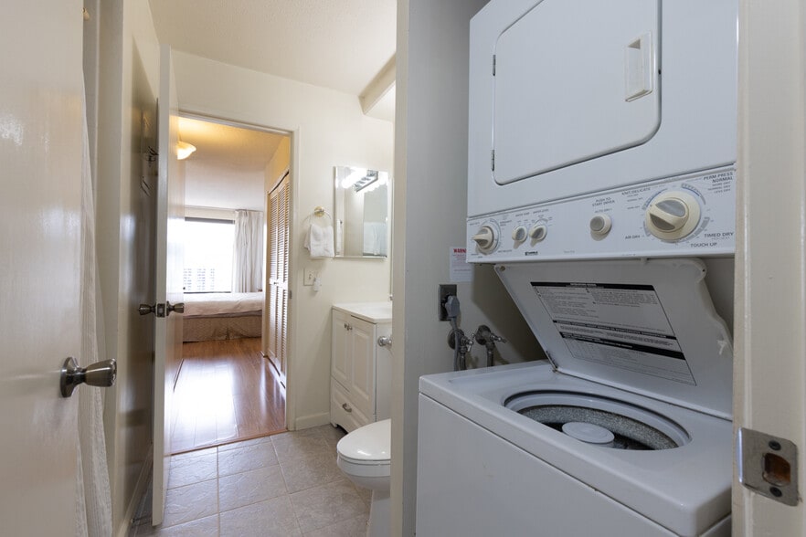 Building Photo - 1778 Ala Moana Blvd